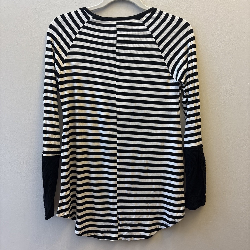 Hailey & Co  Striped Top Shirt Blouse Boutique Size L Made In The USA - Picture 4 of 6